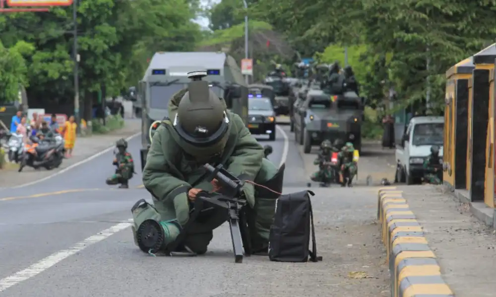 kostrad-gelar-latihan-tempur-di-situbondo-tingkatkan-kesiapan-jaga-kedaulatan-negara
